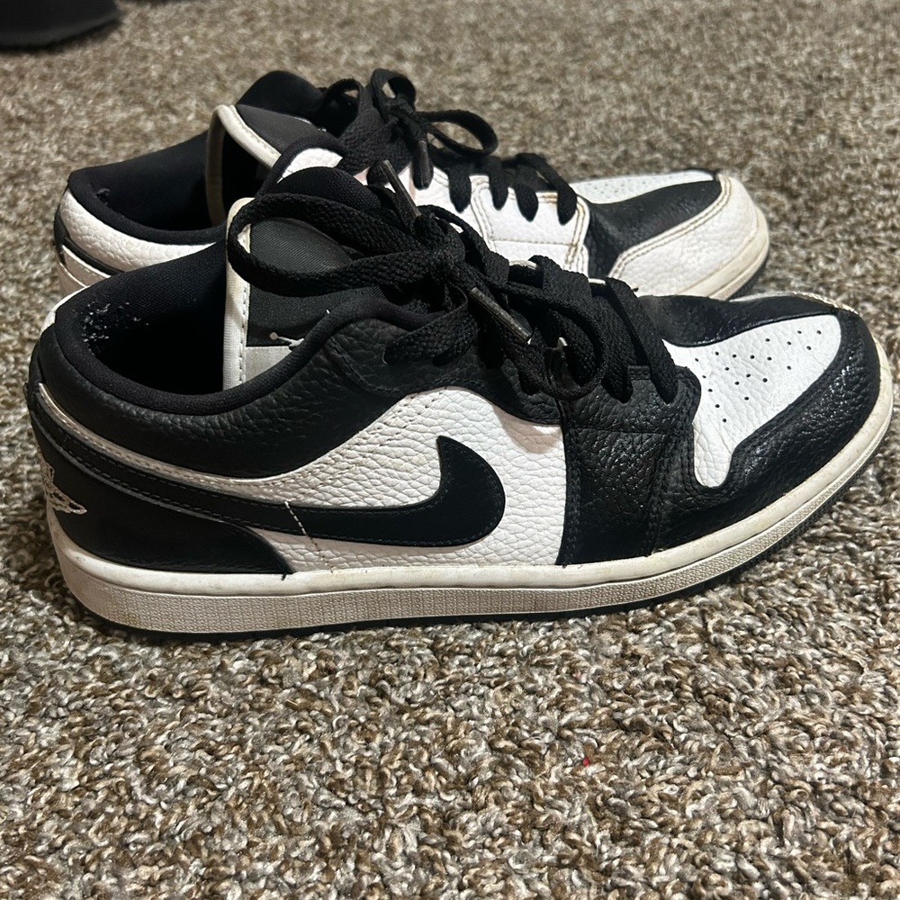 Nike Black and White Sneakers